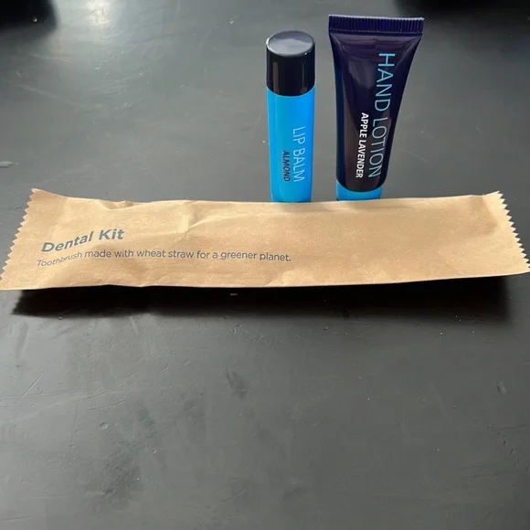 Copa Airlines Amenity kit - Picture 5 of 6